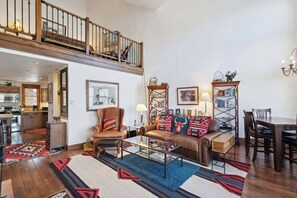 TV, fireplace - Woodrun Place 44 Studio + Loft Residence (Snowmass)