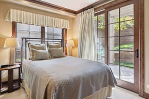 4 室のベッドルーム、WiFi、ベッドシーツ