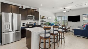 Private kitchen - Relaxing 3BR Retreat Community Pool Gym (Manor)