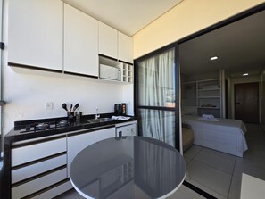 Standard Studio | Private kitchen | Mini-fridge, microwave, cookware/dishes/utensils