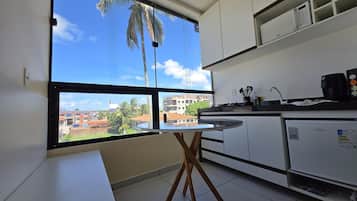 Standard Studio | Private kitchen | Mini-fridge, microwave, cookware/dishes/utensils