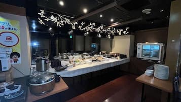 Café da manhã com buffet todos os dias (JPY 1000 por pessoa)