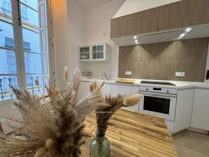 Fridge, microwave, oven, dishwasher