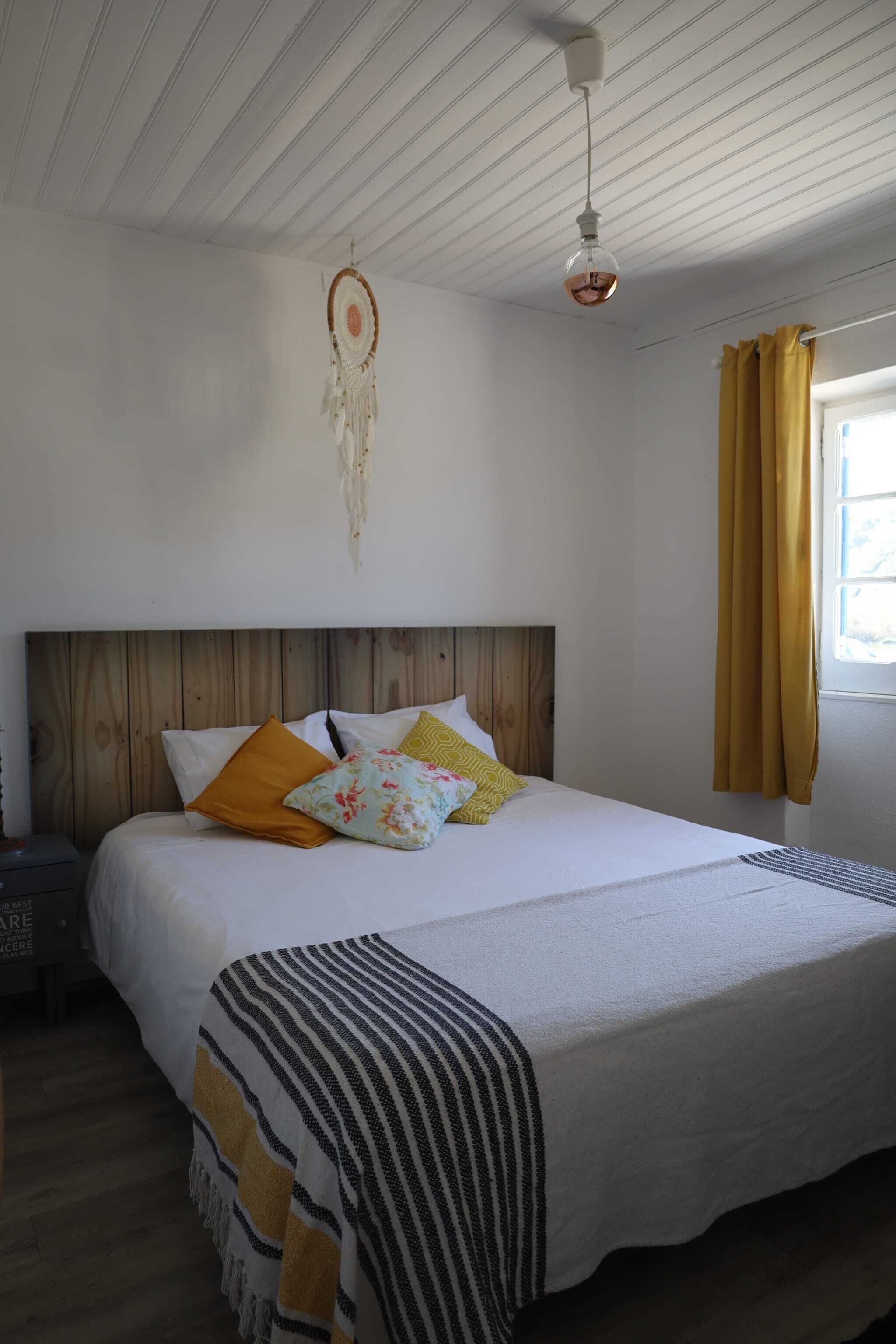 2 bedrooms, iron/ironing board, Internet, bed sheets