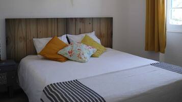 2 bedrooms, iron/ironing board, Internet, bed sheets