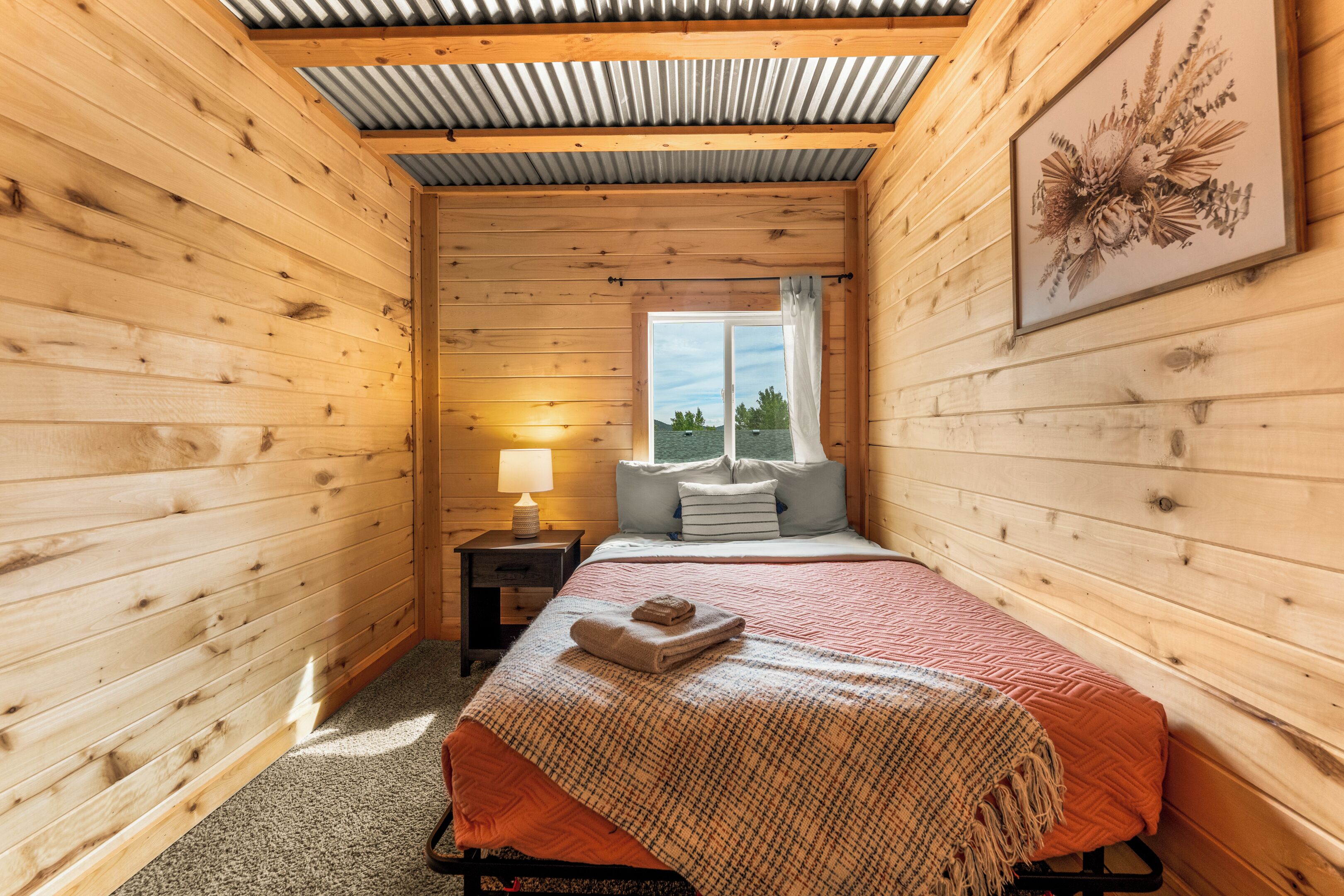 4 makuuhuonetta, silitysrauta/-lauta, ilmainen Wi-Fi, vuodevaatteet