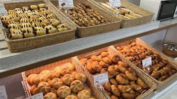 Tägliches inbegriffenes Frühstück zur Selbstbedienung