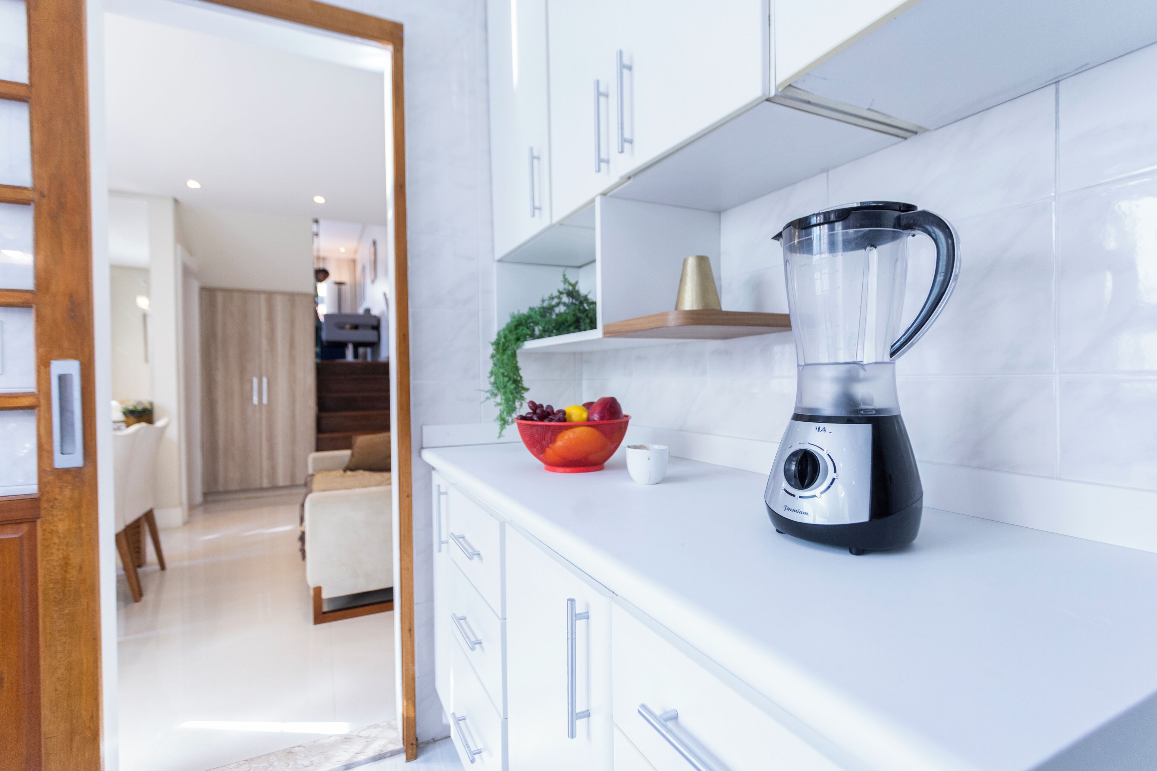 Vila | Cozinha privada | Talheres/pratos/utensílios de cozinha, especiarias, mesas de jantar