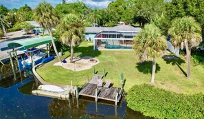 Exterior - Waterfront 3BR – Pool, Dock, Kayaks & Beach (Englewood)