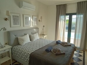 2 bedrooms, iron/ironing board, WiFi, bed sheets - Beautiful stylish villa with 2 bedrooms, private pool and Jacuzzi. (Playa Blanca)