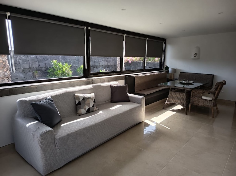 Beautiful Stylish Villa With 2 Bedrooms, Private Pool And Jacuzzi. - Playa Blanca