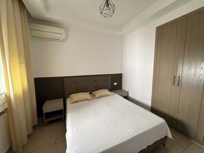 2 bedrooms, WiFi, bed sheets
