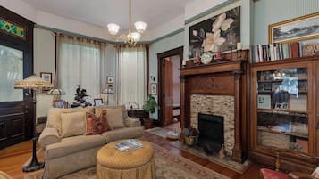 Smart TV, fireplace, books