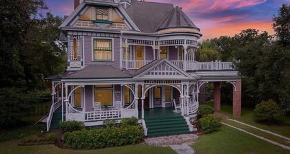 The Kate Shepard House is a beautiful Queen Victorian catalog home that was built in 1897. Come experience a genuine southern getaway complete with charm and comfort in this beautiful 6 bedroom 6 and half bathroom home in Mobile Alabama. Plenty of ro
