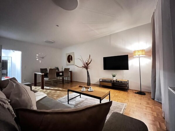 Living area - Charming and comfortable vacation apartment in Villach, 10 minutes from the lake and mountain (Villach)