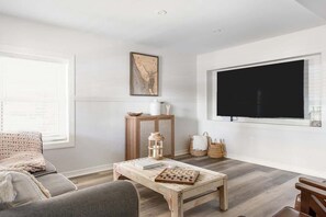 TV connectée, jeux vidéo, espaces bureaux