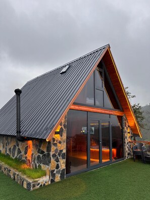 Comfort bungalow, uitzicht op zee | 1 slaapkamer, geluiddichte muren, gratis wifi