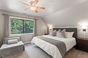 3 bedrooms, desk, iron/ironing board, travel crib