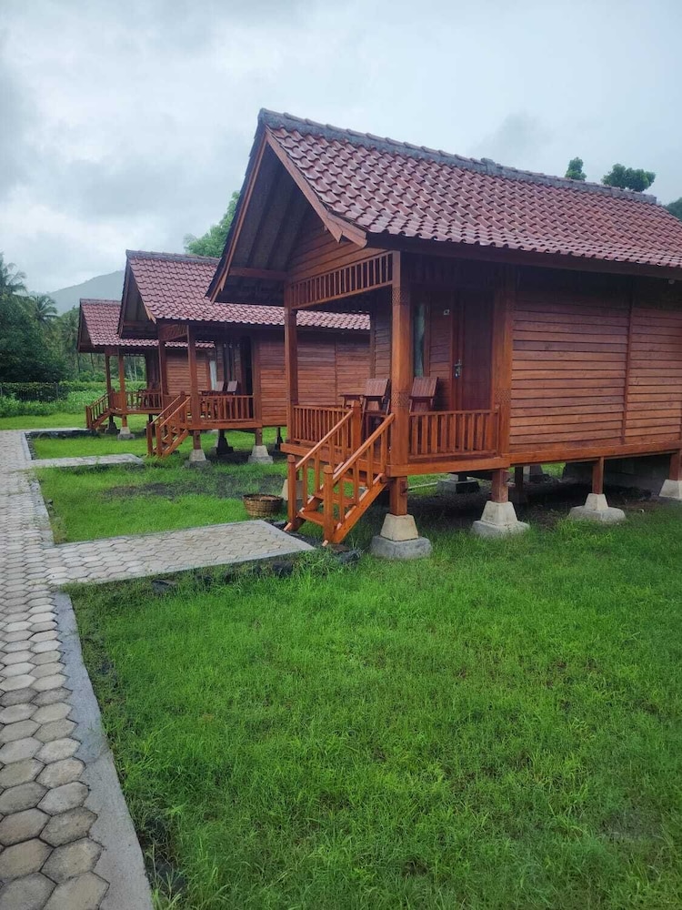 Mio Villa - Praya Barat