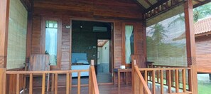 Villa Deluxe - balkong - utsikt mot bergen | 1 sovrum, sängtillbehör av högsta kvalitet, gratis wi-fi och sängkläder