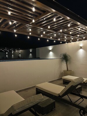 Property grounds - Modern vacation apartment with gym, jacuzzi, rooftop pool and sauna. (Playa del Carmen)