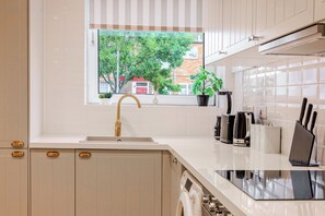 Refrigerador, microondas, horno y tostadora