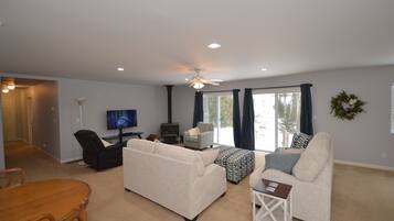 Smart TV, fireplace, video games, books