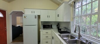 Charming 2-bedroom house in awesome Castries with WiFi, AC