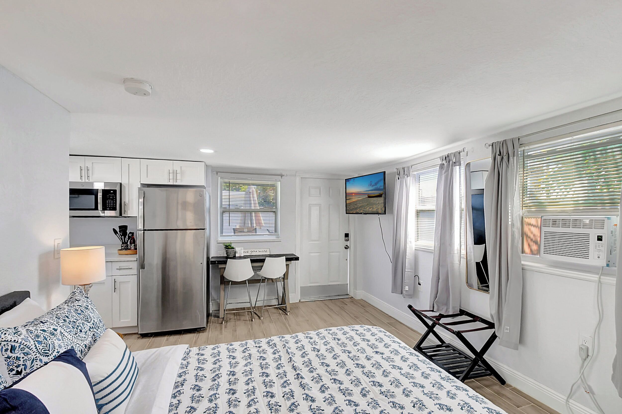 Bügeleisen/Bügelbrett, Reisekinderbett, WLAN, Bettwäsche