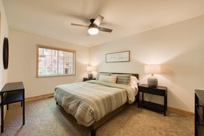 4 chambres, fer et planche à repasser, Wi-Fi gratuit, draps fournis