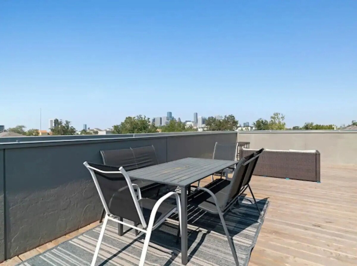 Photo 16 of Rooftop Skyline View