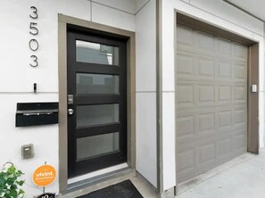 Exterior detail - Rooftop Skyline View (Houston)