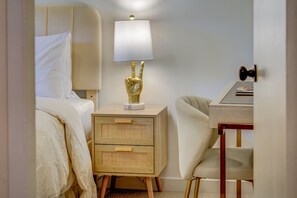 2 sovrum, skrivbord, strykjärn/strykbräda och gratis wi-fi