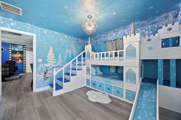 9 bedrooms, desk, iron/ironing board, travel crib