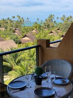 Estudio Deluxe, vistas al mar | Patio hawaiano