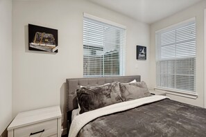 3 soverom, strykejern/-brett, wi-fi og sengetøy