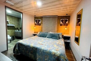 3 habitaciones, tabla de planchar con plancha, wifi y ropa de cama 