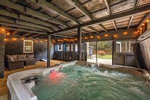 屋内スパ浴槽