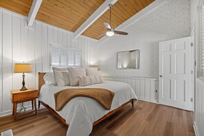 4 chambres, fer et planche à repasser, lit de bébé portatif, Wi-Fi