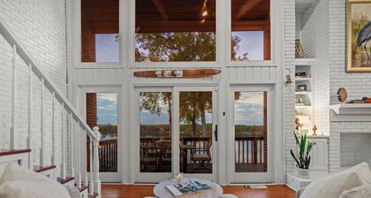 Luxury lake house in SC with mountain views!