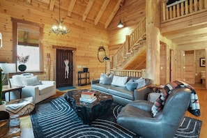TV, fireplace - Deer Trail Lodge | Hocking Hills (Laurelville)