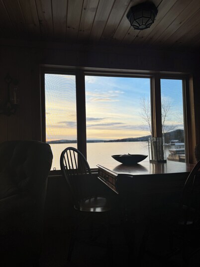 Lakefront home on Moosehead Lake: Your family-owned, 3-level retreat awaits! 

