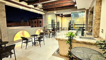 Kiến trúc tòa nhà