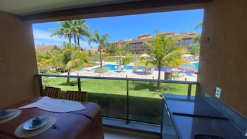 Deluxe-Studio, Poolblick | Lanai (Veranda)