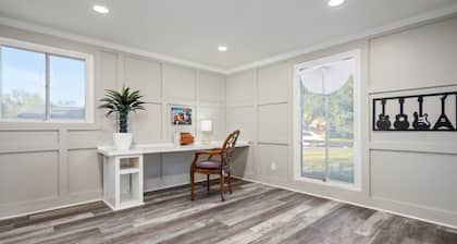 Beautiful Remodeled Home 4 minutes from Kyle Field!