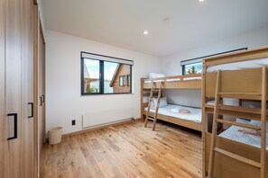 3 bedrooms, iron/ironing board, free WiFi