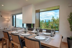 Dining room - Wildwood by H2 Life (Furano)