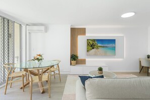 Apartment, 1 Bedroom | Living area