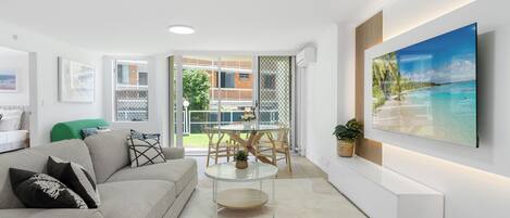 Apartment, 1 Bedroom | Living area