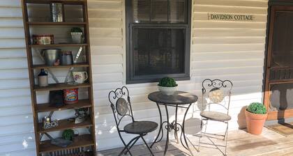 Davidson's Cottage Penola: Open fire, AC, Wifi, SMART TV, Garden Dog Friendly